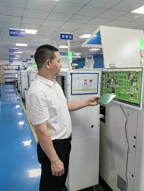 新經(jīng)濟(jì)再出發(fā) 打工人松弛感，隱藏于AI辦公軟件與職業(yè)中介服務(wù)中